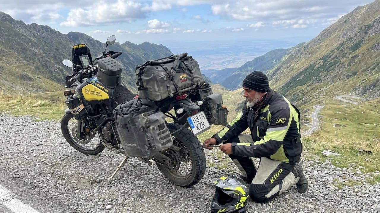 Bear warning sign on the Transfagarasan