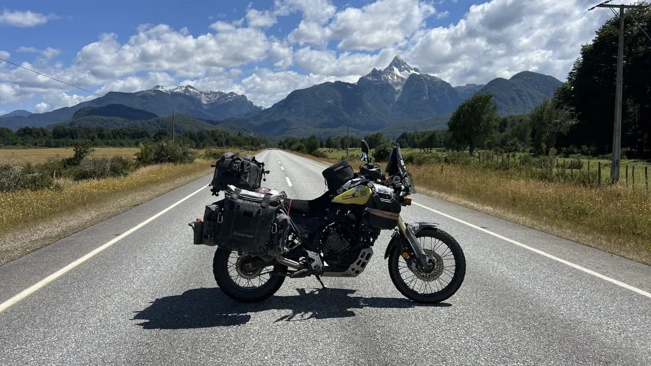 Paved road and mountains on the Carretera Austral