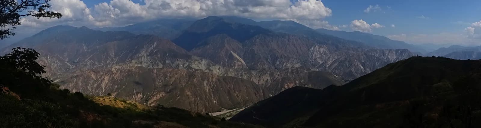 Chicamocha Canyon: Bucaramanga to San Gil by motorcycle