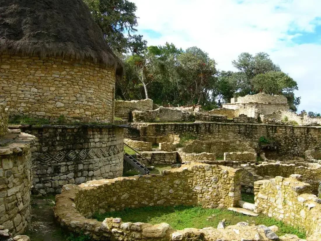 Chachapoyas and Kuelap: the lost fortress in the cloud forest by motorcycle