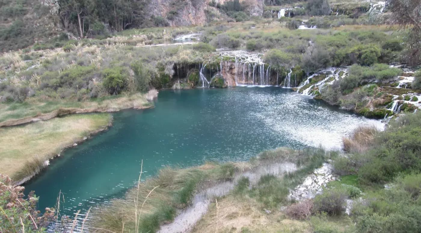 Nor Yauyos-Cochas: the turquoise lagoons a day's ride from Lima by motorcycle
