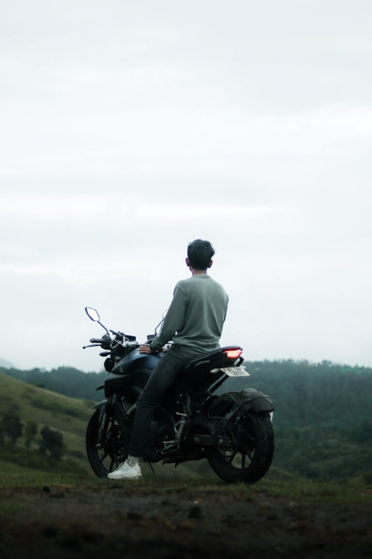 Cómo Prepararte Física y Mentalmente para un Viaje Largo en Moto